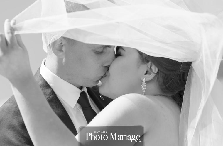 Vous allez pouvoir partager les plus belles photos de votre mariage avec les gens que vous aimez, sans avoir à vous inquiéter à propos de votre droit à l'image et de la protection de votre vie privée, comme c'est souvent le cas avec Facebook par exemple.